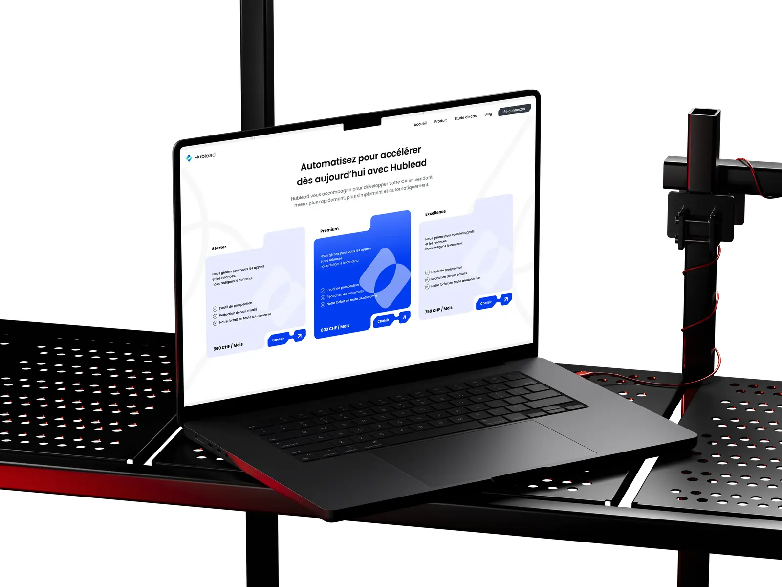 Site web sur mesure dans un mockup ferr studio bleu et noir