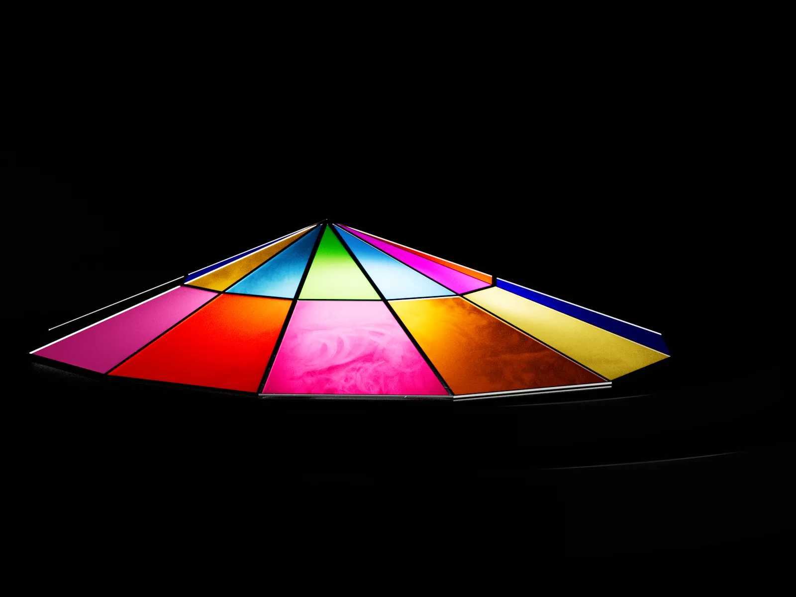 Pyramide monumentale Omni
