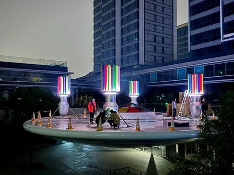 Omni monumental inverted de hangzhou winland corp China ferr studio patrice moullet